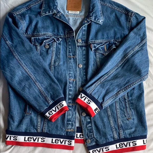 levis logo jacket